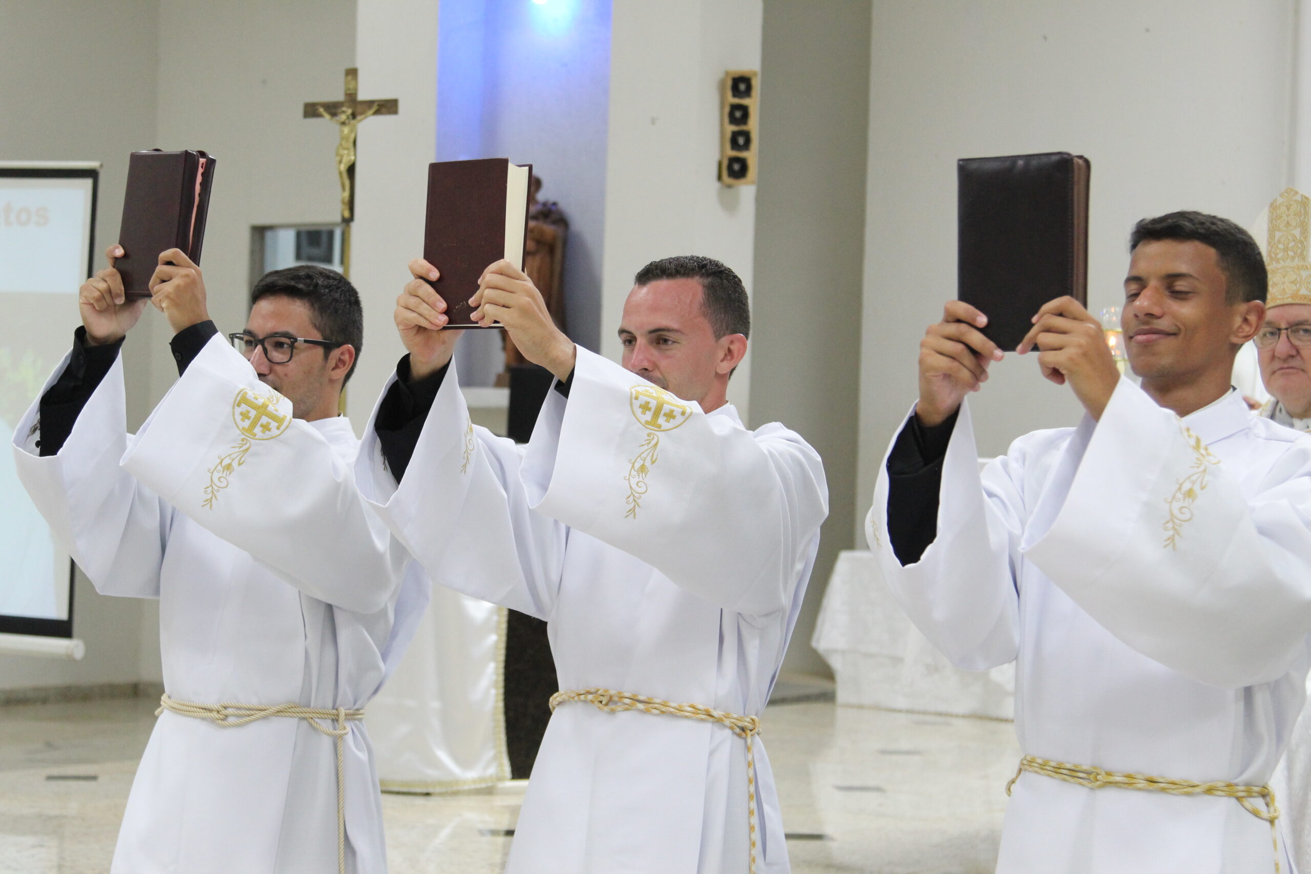 Diocese De Formosa Instituiu Três Seminaristas Ao Ministério Do Leitorato Diocese De Formosa Go 4377